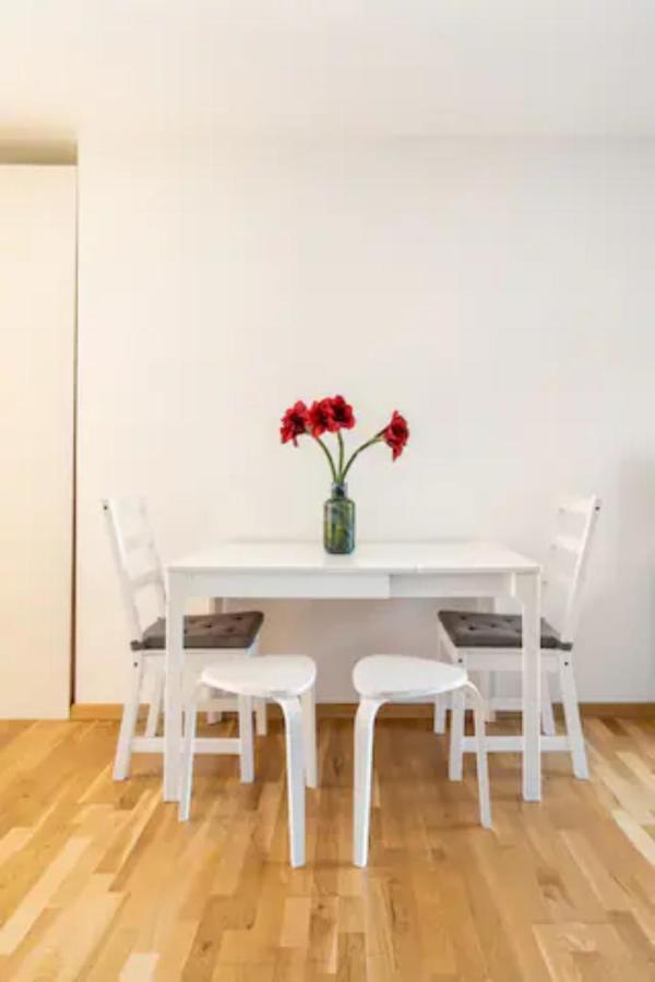 Near Lake Fully Furnished Beautiful Apartment Wenen Buitenkant foto