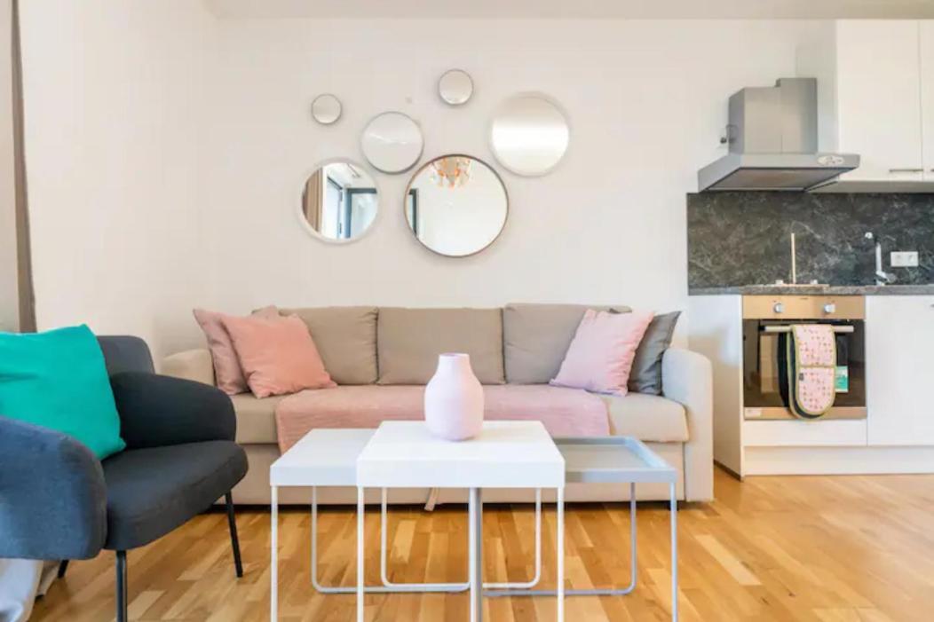 Near Lake Fully Furnished Beautiful Apartment Wenen Buitenkant foto