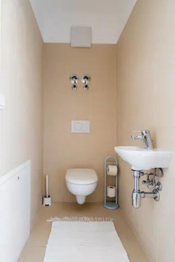 Near Lake Fully Furnished Beautiful Apartment Wenen Buitenkant foto